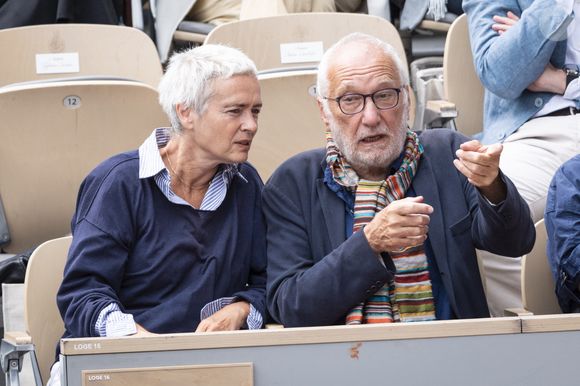 François Berléand et sa femme Alexia Stresi en tribunes lors des Internationaux de France de Tennis de Roland Garros 2025, à Paris, France, le 7 juin 2025. © Cyril Moreau/Bestimage