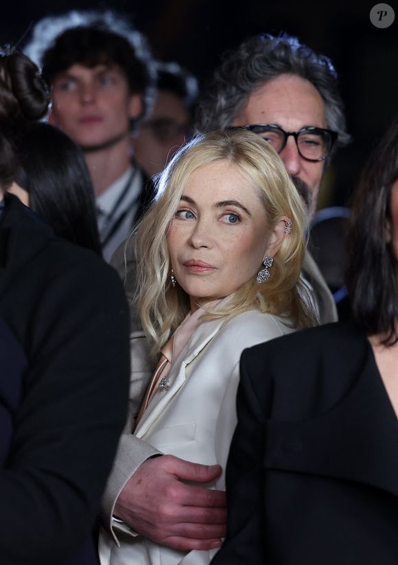 Emmanuelle Béart au photocall de la 50ème édition de la cérémonie des César à l'Olympia, France, le 28 février 2025 

Photo : Dominique Jacovides - Olivier Borde / Bestimage