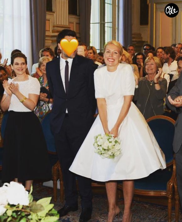 Le contexte était alors parfait, puisque le couple célébrait ses dix ans de mariage. À cette occasion, le mari de la présentatrice avait accepté de lui délivrer un touchant message. 

Agathe Lecaron et son mari François Pellissier, lors de leur mariage en juin 2015.

Instagram @agathelecaron