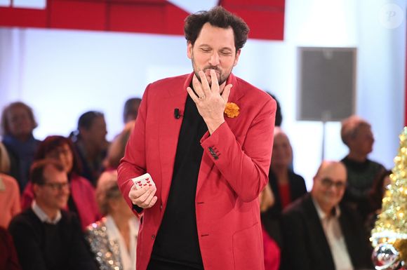 Cette fois, le casting promet d’être totalement différent et très attendu.

Eric Antoine - Enregistrement de l'émission Vivement dimanche au studio Rive gauche présentée par Michel Drucker le 12 novembre 2025 pour une diffusion sur France 3 le 21 décembre. 

© Guillaume Gaffiot/Bestimage