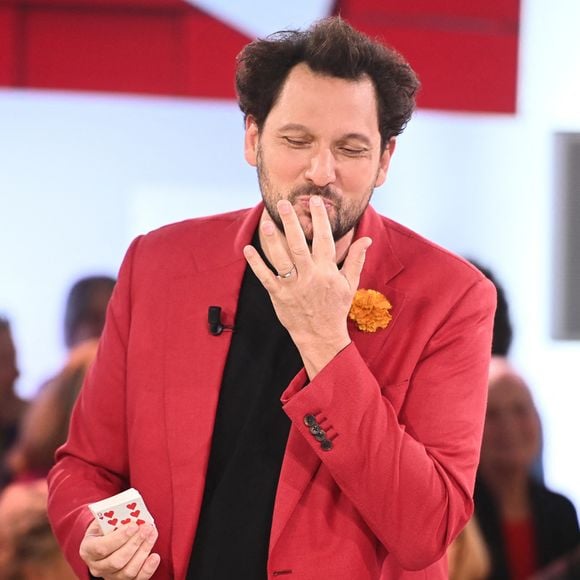 Cette fois, le casting promet d’être totalement différent et très attendu.

Eric Antoine - Enregistrement de l'émission Vivement dimanche au studio Rive gauche présentée par Michel Drucker le 12 novembre 2025 pour une diffusion sur France 3 le 21 décembre. 

© Guillaume Gaffiot/Bestimage