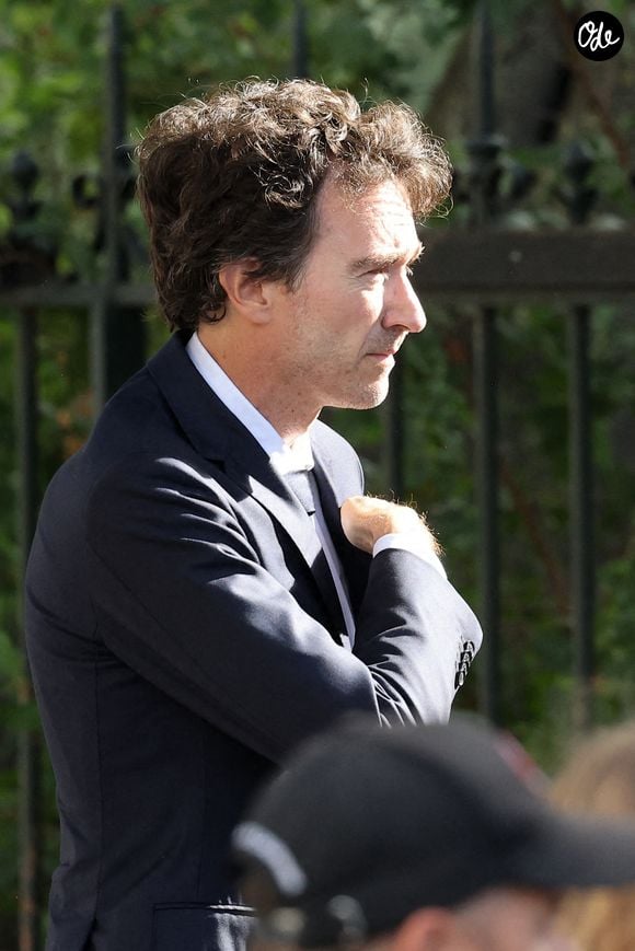 Ainsi qu'Antoine Arnault qui était également présent lors des obsèques de Nicolas Altmayer organisées plus tôt dans la journée

Antoine Arnault - Arrivées aux obsèques de Nicolas Altmayer en l’Église de Saint-Germain-des-Prés à Paris le 31 aout 2026. © Dominique Jacovides-Cyril Moreau/Bestimage