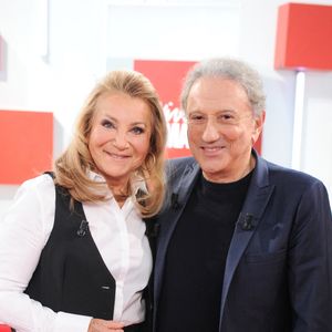 Quelle journée !

Exclusif - Sheila et Michel Drucker  - Enregistrement de l'émission Vivement dimanche au studio Rive Gauche présentée par M.Drucker et diffusée sur France 3. 
© Guillaume Gaffiot / Bestimage
