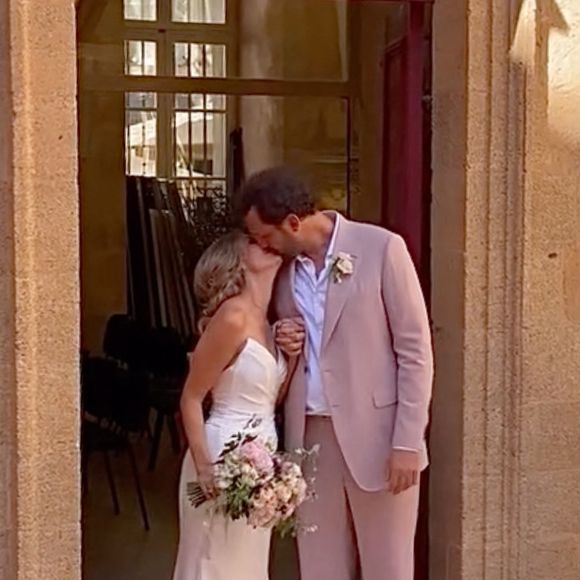 eux qui sont déjà légalement mari et femme depuis leur union laïque du samedi 30 août 2025 à Aix-en-Provence.

Exclusif- Mariage d'Eric Antoine et Gennifer Demey à Aix-en-Provence le 30 août 2025. © Agence / Bestimage