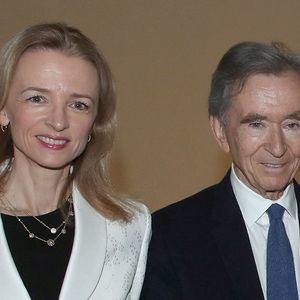 Delphine Arnault et son père Bernard Arnault - Vernissage de l’Exposition "Alexander Calder. Rêver en équilibre" à la Fondation Louis Vuitton à Paris le 14 Avril 2026. © Bertrand Rindoff / Bestimage