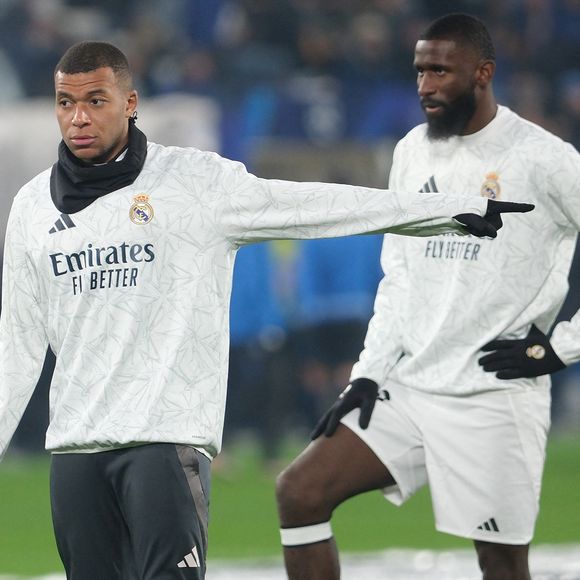 a indiqué jeudi le parquet suédois, sans nommer le joueur. "Au cours de l'enquête, une personne raisonnablement soupçonnée de viol et deux cas de harcèlement sexuel 

Kylian Mbappé en Italie pour un match (Credit Image: © Stefano Guidi/Action Plus Sports via ZUMA Press Wire)