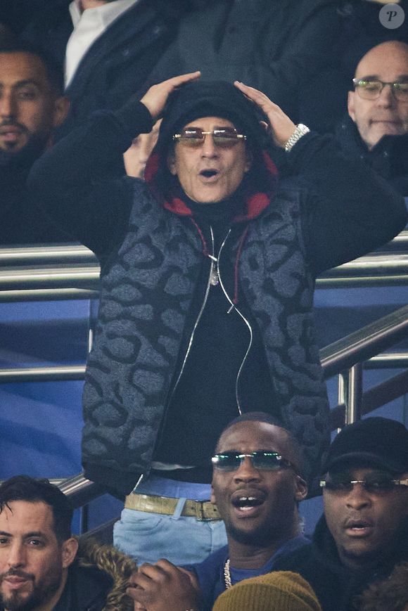 Saïd Taghmaoui - Célébrités dans les tribunes lors du match de Ligue 1 McDonald's opposant le Paris Saint-Germain (PSG) à l'Olympique de Marseille (OM) - (3-1) au Parc des Princes à Paris le 16 mars 2025. © Cyril Moreau/Bestimage