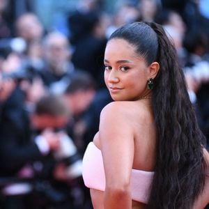 n accoutrement qui a alors provoqué l'agacement d'une cadre du parti Renaissance qui s’en est prise à la tenue vestimentaire de la jeune femme sur X

Léna Mahfouf (Léna Situations) - Montée des marches de "The History of Sound" lors du 78ème Festival International du Film de Cannes, le 21 mai 2025.
© Rachid Bellak/Bestimage