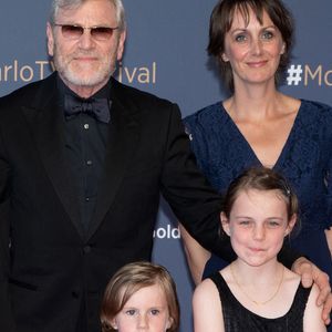 L’émotion était palpable lors des funérailles de Tchéky Karyo.

Tcheky Karyo avec sa compagne Valérie Keruzore et leurs enfants assistent à la cérémonie de clôture du 60ème Festival de Télévision de Monte-Carlo, Monaco. Photo de David Niviere / ABACAPRESS.COM