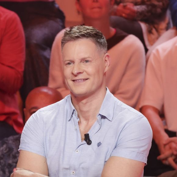 Exclusif - Matthieu Delormeau sur le plateau de l'émission "Tout beau, tout n9uf" présentée par C.Hanouna, et diffusé en direct sur W9, Paris, France, le 3 octobre 2025. © Jack Tribeca / Bestimage