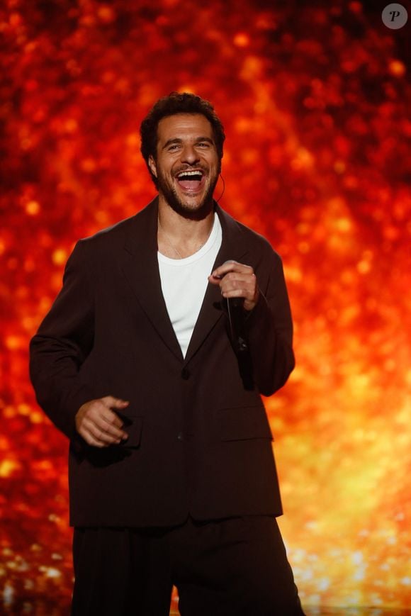 Amir Haddad - Enregistrement de l'émission "Les disques d'or de l'année" au Dôme de Paris, présentée par E.Gossuin et diffusée le 24 décembre à 21h10 sur M6
© Christophe Clovis / Bestimage