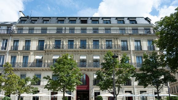 Au 42, avenue Gabriel à Paris, Michel Reybier, fondateur du groupe Aoste, a investi dans un hôtel 5 étoiles où les personnalités sont reçues comme à la maison