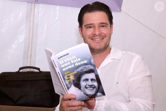 Exclusif - Julien Dassin - Les écrivains de la 37ème édition du salon du livre de Cosne-Cours-sur-Loire le 1er juin 2025.

© Cédric Perrin / Bestimage