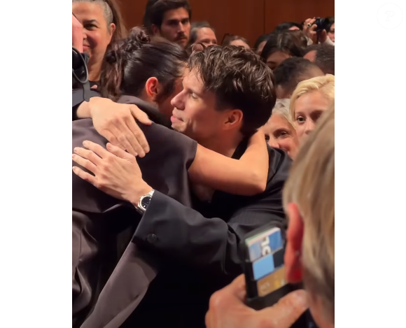 Très émue, Géraldine Nakache a été chaleureusement réconfortée par ses amis Adèle Exarchopoulos et François Civil.

François Civil et Adèle Exarchopoulos sont venus soutenir Géraldine Nakache au Festival de Cannes.