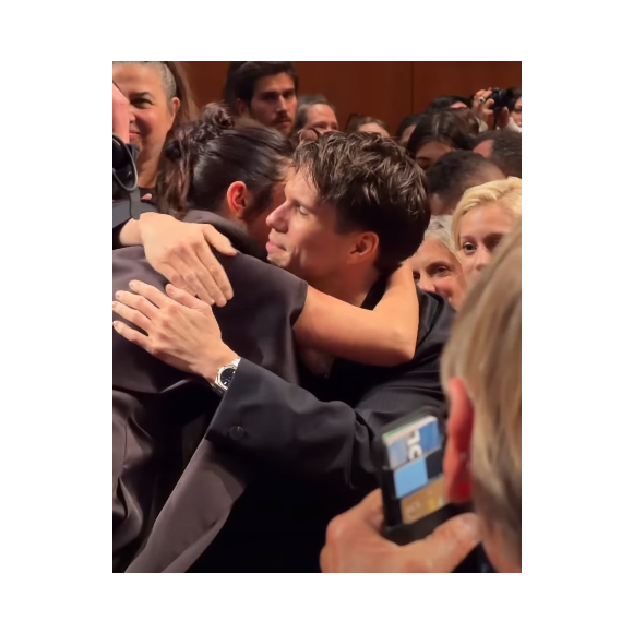 Très émue, Géraldine Nakache a été chaleureusement réconfortée par ses amis Adèle Exarchopoulos et François Civil.

François Civil et Adèle Exarchopoulos sont venus soutenir Géraldine Nakache au Festival de Cannes.