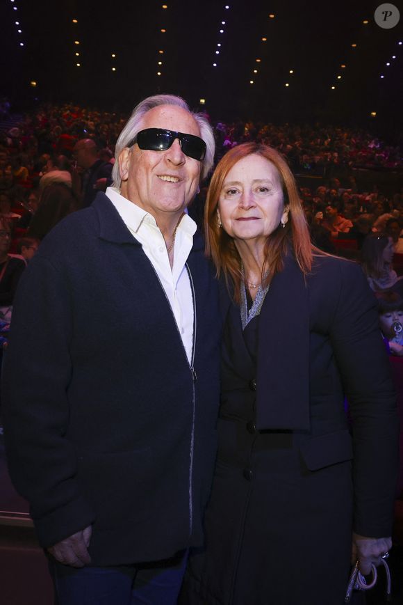 Saisi par les impôts, l'artiste a même été contraint de redevenir un simple pianiste de bar pour s'en sortir.

Exclusif - Gilbert Montagné et sa femme Nicole - Célébrités lors du concert "50 Ans d'Amour" de Chantal Goya au palais des Congès à Paris, France, le 29 mars 2026. Deux représentations à guichet fermé. © Jack Tribeca/Bestimage