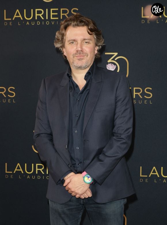 Alex Vizorek - Photocall de la 30ème cérémonie des Lauriers de l'audiovisuel au théâtre Marigny à Paris le 24 février 2025. © Coadic Guirec/Bestimage