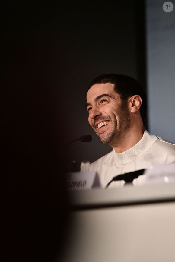 Tahar Rahim à la conférence de presse du film "Alpha" (Compétition) lors du 78ème Festival International du Film de Cannes, le 20 mai 2025. 
© Valentina Claret / Pool Cannes / Bestimage