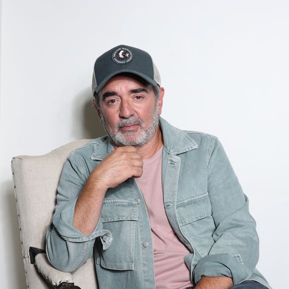 Rendez-vous avec Bruno Solo lors de l'avant-première de la série "Ouija, un été meurtrier" à l'hôtel Marignan à Paris le 8 août 2024.

© Denis Guignebourg / Bestimage