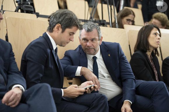 Le ministre de l'Éducation nationale Gabriel Attal et le directeur général d'Intermarché Thierry Cotillard lors du lancement de la mobilisation générale du monde de l'entreprise en faveur des stages de seconde à Pierrefitte-sur-Seine près de Paris le 30 novembre 2023 Photo par Eliot Blondet/ABACAPRESS.COM