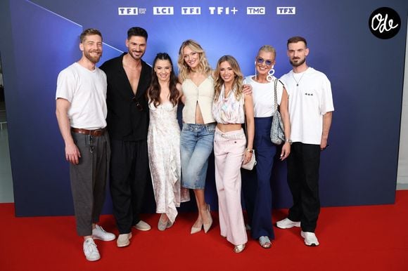 Marie Denigot a fait son grand retour dans Danse avec les stars en 2026 après sept ans d’absence.

Yann-alrick Mortreuil, Jordan Mouillerac, Denitsa Ikonomova, Calisson Goasdoue, Marie Denigot, Katrina Patchett et Guillaume Foucault participent à la séance photo « UPFRONT 2026 » à La Seine Musicale, le 18 juin 2026 à Boulogne-Billancourt, en France. Photo de Jérôme Domine/ABACAPRESS.COM