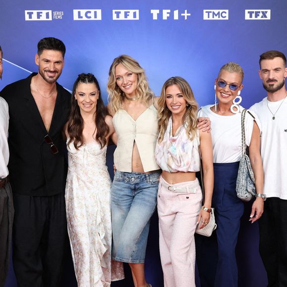 Marie Denigot a fait son grand retour dans Danse avec les stars en 2026 après sept ans d’absence.

Yann-alrick Mortreuil, Jordan Mouillerac, Denitsa Ikonomova, Calisson Goasdoue, Marie Denigot, Katrina Patchett et Guillaume Foucault participent à la séance photo « UPFRONT 2026 » à La Seine Musicale, le 18 juin 2026 à Boulogne-Billancourt, en France. Photo de Jérôme Domine/ABACAPRESS.COM