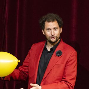 Exclusif - Eric Antoine - Cérémonie de remise du prix Raymond Devos au théâtre Edouard VII à Paris dans le cadre de la 28ème édition de la semaine de la Langue Française et de la Francophonie le 20 mars 2023. Le théâtre a rendu hommage à R. Devos avec le spectacle "Il a de la côte Devos!" mis en scène par D. Benoin.
A. Lutz et M. Robin héritiers de l'artiste, salués pour leur maitrise de la langue et leur manière de jouer, ont reçus leurs prix. © Coadic Guirec - Cyril Bruneau / Bestimage