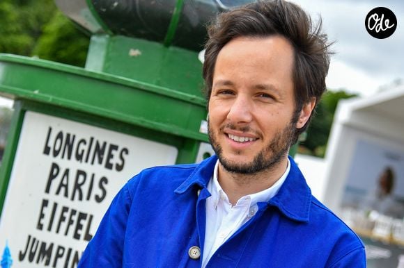 Le chanteur Vianney à la reconnaissance du prix Barnes lors de la 10ème édition du "Longines Paris Eiffel Jumping" à la Plaine de Jeux de Bagatelle à Paris, France, le 22 juin 2024. © Perusseau-Veeren/Bestimage