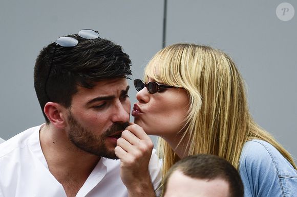 Joy Esther et son compagnon Andréa Condorelli dans les tribunes lors des internationaux de tennis de Roland Garros à Paris, France, le 4 juin 2019. © Jean-Baptiste Autissier/Panoramic/Bestimage