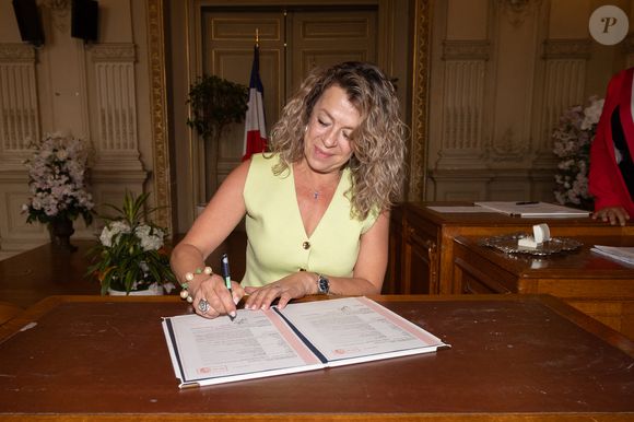 Exclusif - Severine Bauw - Mariage de Djamel Bentenah (acheteur dans l'émission Affaire Conclue) avec Severine Bauw à la mairie de Colombes le 21 juin 2025.