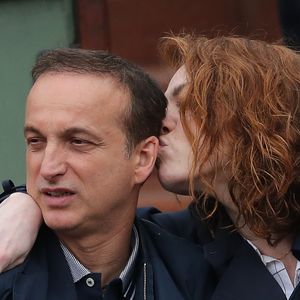 Emilie Dequenne et son mari Michel Ferracci dans les tribunes lors des internationaux de France de Roland-Garros à Paris, le 3 juin 2017.
© Dominique Jacovides-Cyril Moreau/Bestimage