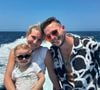 L'annonce s'est accompagnée du dévoilement d'une adorable photo de famille et d'un doux message.