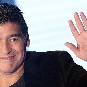 Le pacte porte notamment sur l'usage du nom de la star du foot.

La légende du football argentin Diego Armando Maradona est vu lors de sa présence dans l'émission télévisée italienne 'Che tempo che fa', Milan, 20 octobre 2013. ANSA/DANIEL DAL ZENNARO /ABACAPRESS.COM