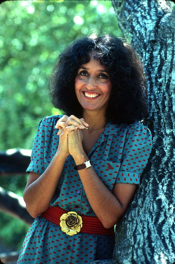 Un souvenir que n'a jamais évoqué la principale intéressée...

Joan Baez dans son jardin à côté de San Francisco en juin 1980. © Paul Harris /PCN/ABACAPRESS.COM