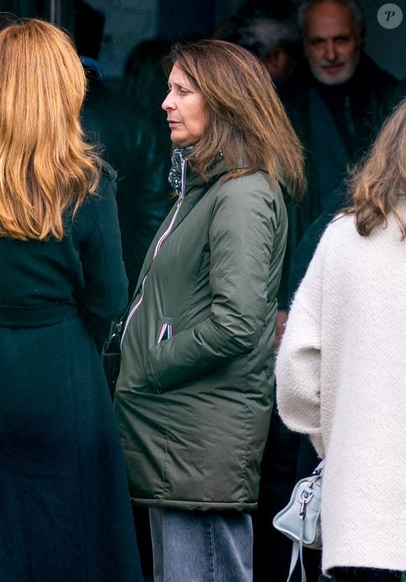 Semi-exclusif - Eléa, la fille unique de Herbert Leonard et Cleo aux obsèques du chanteur Herbert Léonard au crématorium de Saint-Fargeau-Ponthierry, France, le 12 mars 2025. © Bestimage