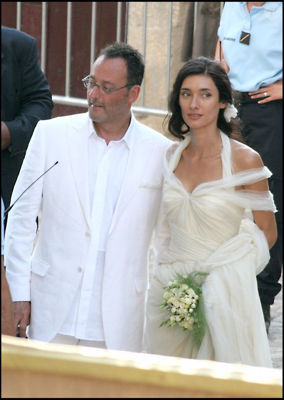 Mariage de l'acteur français Jean Reno et du mannequin franco-américain Zofia Borucka dans l'église des Baux-de-Provence, dans le sud de la France en 2006.
AGENCE / BESTIMAGE