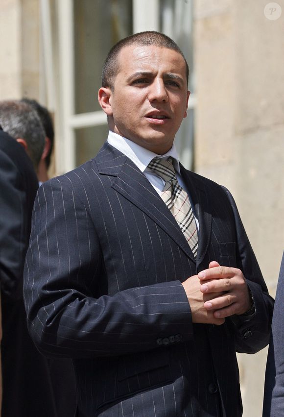 Le chanteur français de raï Faudel assiste à la Garden party organisée au Palais de l'Elysée pour célébrer le Jour de la Bastille à Paris, France, le 14 juillet 2007. Photo by ABACAPRESS.COM