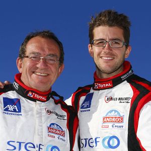 Et pour cause, ils portent autour de leur passion commune : la course automobile

ARCHIVES - JEAN-PIERRE PERNAUT ET SON FILS OLIVIER - MOTORSPORT - TROPHEE ANDROS 2013 - 2014  - ANDORRE - 14 TO 15/12/2013
© DPPI / PANORAMIC / BESTIMAGE