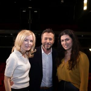 Bernard Montiel va également échanger ce mardi 1 juillet avec Élise Boghossian, médecin humanitaire, qui est intervenue dans plusieurs zones de guerre à travers le monde.

Exclusif - Delphine Dewost (directrice de Olympia Tv), Bernard Montiel, Élise Boghossian lors de l'enregistrement de l'émission Olympiascope présentée par B.Montiel à la Comédie de Paris le 6 mars 2025.  Cette émission sera diffusée le 1er juillet 2025. © Jack Tribeca/Bestimage