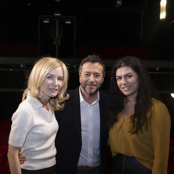 Bernard Montiel va également échanger ce mardi 1 juillet avec Élise Boghossian, médecin humanitaire, qui est intervenue dans plusieurs zones de guerre à travers le monde.

Exclusif - Delphine Dewost (directrice de Olympia Tv), Bernard Montiel, Élise Boghossian lors de l'enregistrement de l'émission Olympiascope présentée par B.Montiel à la Comédie de Paris le 6 mars 2025.  Cette émission sera diffusée le 1er juillet 2025. © Jack Tribeca/Bestimage