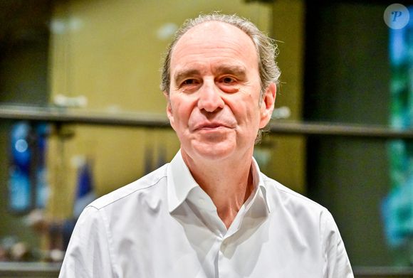Xavier Niel, fondateur d'Iliad et de Free, actionnaire du groupe de production audiovisuelle Mediawan, lors d'une audition devant la Commission d'enquête sur la neutralité, le fonctionnement et le financement de l'audiovisuel public à l'Assemblée nationale à Paris, France, le 2 avril 2026. © Christian Liewig/Bestimage