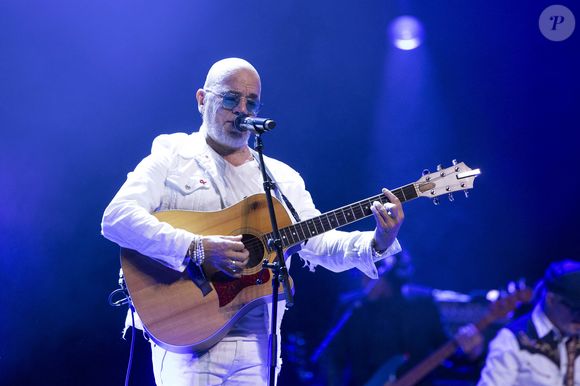 "Je me sens chez moi ici", lance-t-il.

Pascal Obispo au concert du gala des 20 ans de la fondation Recherche Alzheimer "2 générations chantent pour la 3ème" à l'Olympia à Paris le 18 mars 2024.

© Cyril Moreau / Bestimage