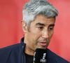 Amoureux de son travail et du football depuis toujours, ce dernier ne s'était pourtant pas prédestiné à une telle carrière.

Smaïl BOUABDELLAH (DAZN) lors du match LOSC Lille vs Paris Saint-Germain, Ligue 1, Decathlon Arena stade Pierre Mauroy, le 1 septembre 2024
