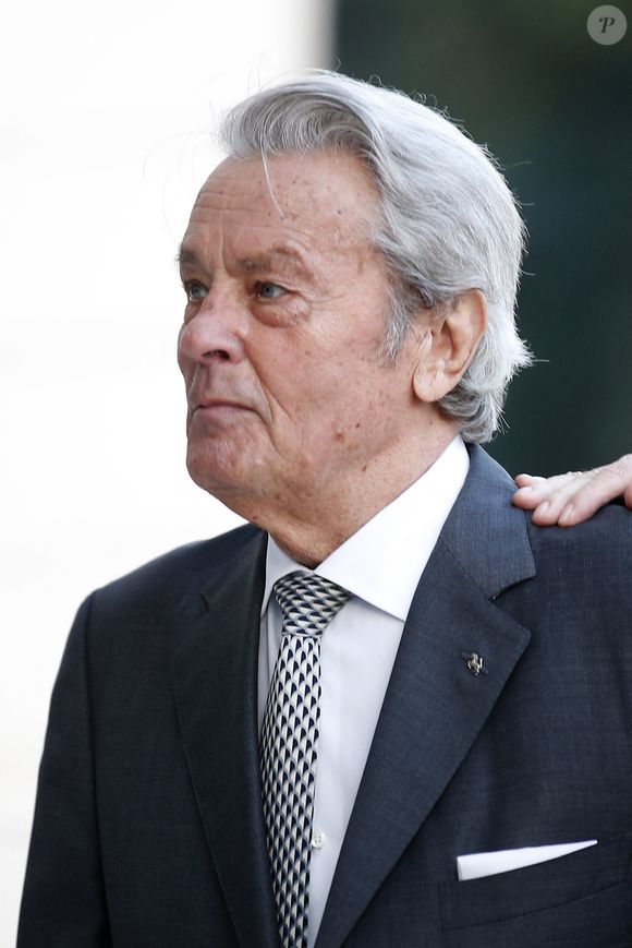 La demande des proches d'Ari Boulogne a été rejetée pour "prescription".

Alain Delon arrivant à l'inauguration du musée d'art Louis Vuitton, une semaine avant son ouverture officielle au public, le 20 octobre 2014 à Paris, France. © ABACAPRESS.COM