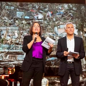 Exclusif - Karine Baste, Nagui sur le plateau de l’émission “Unis pour Mayotte” diffusée en direct sur France 2, qui a permis de récolter plus de 5 millions de dons le 17 décembre 2024.
© Pierre Perusseau / Bestimage