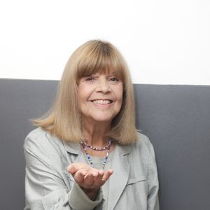 Exclusif - Chantal Goya pose en marge de sa venue sur le plateau de l’enregistrement de l’émission "Face à Hanouna" présentée par C.Hanouna et diffusée sur C8 le 05 octobre 2024, à Paris, France, le 3 octobre 2024. © Jack Tribeca/Bestimage