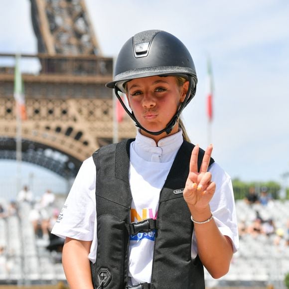 Giulia Sarkozy sur Valentine lors de la coupe Kids Cup L'Envol lors du Longines Paris Eiffel Jumping le 20 juin 2025

© Perusseau / Veeren / Bestimage