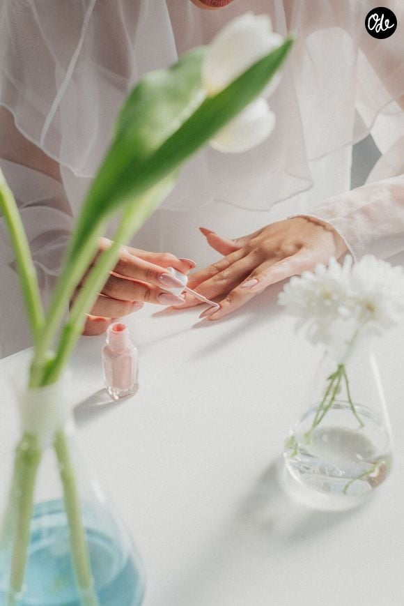 Les secrets de cette manucure ont été révélés par le nail-artist des stars Tom Bachik.