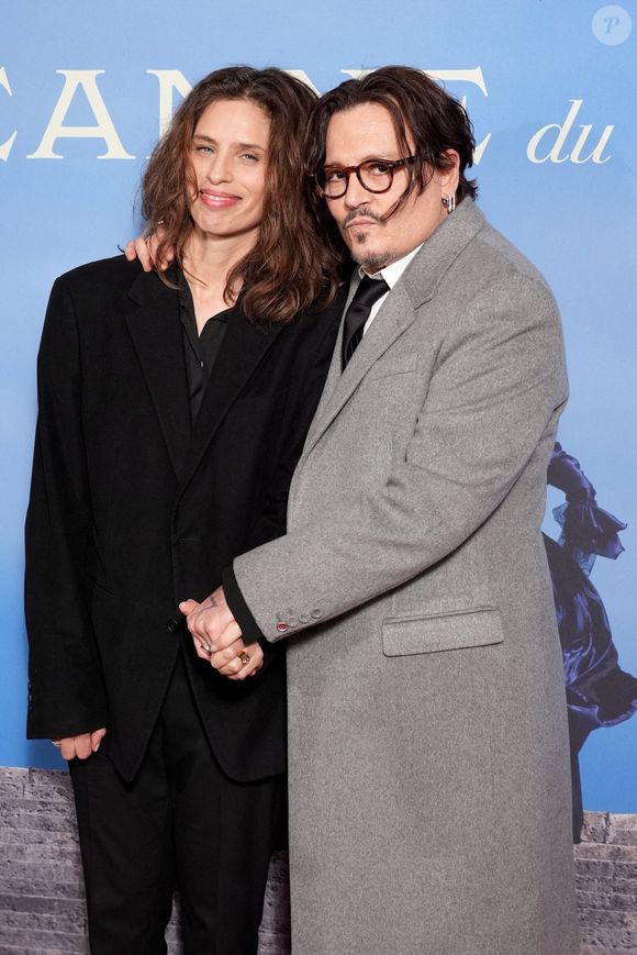 Maiwenn (à gauche) et Johnny Depp arrivent à la première britannique de Jeanne Du Barry, au Curzon Mayfair, Londres, Royaume-Uni, lundi 15 avril 2024. Photo par Ian West/PA Wire/ABACAPRESS.COM