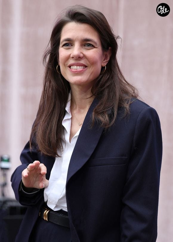 Charlotte Casiraghi assiste au 5e Festival du livre de Paris au Grand Palais à Paris, en France, le 17 avril 2026. 

© Denis Guignebourg/Bestimage